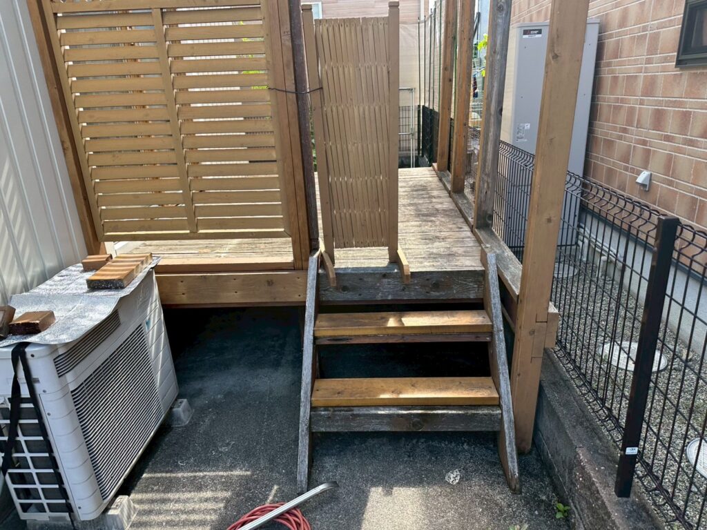 ウッドデッキ